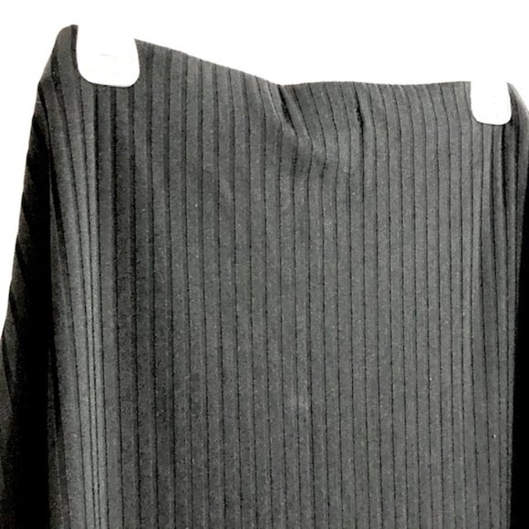 🍍2HP/ NWOT!! BLACK SET, SKIRT AND TOP. RIBBED MATERIAL U.S.SIZE 16 🍍🍍🍍🍍 - Picture 10 of 14